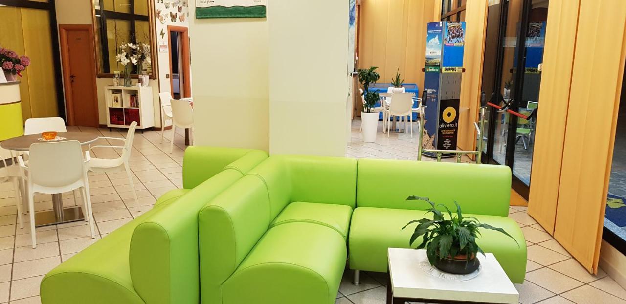 Hotel La Falena Cervia Bagian luar foto
