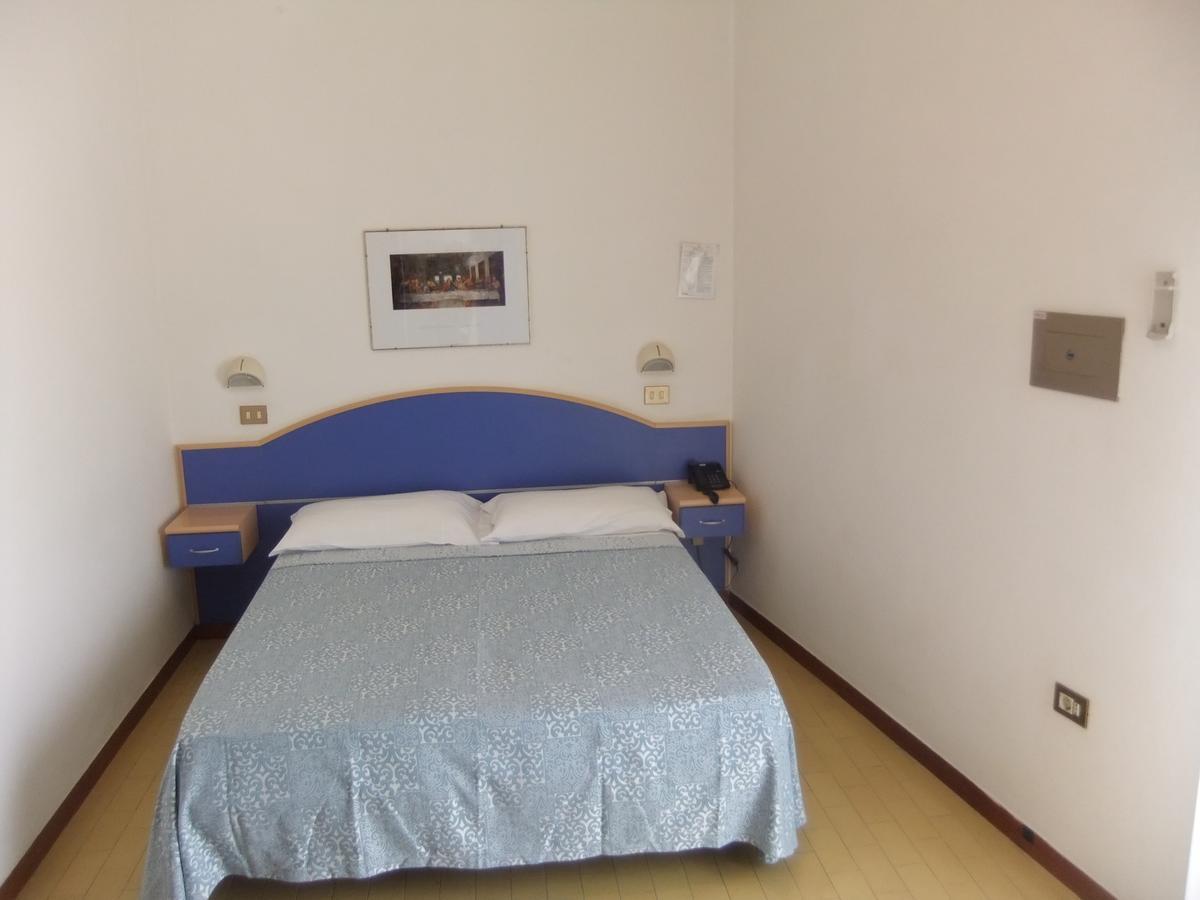 Hotel La Falena Cervia Bagian luar foto